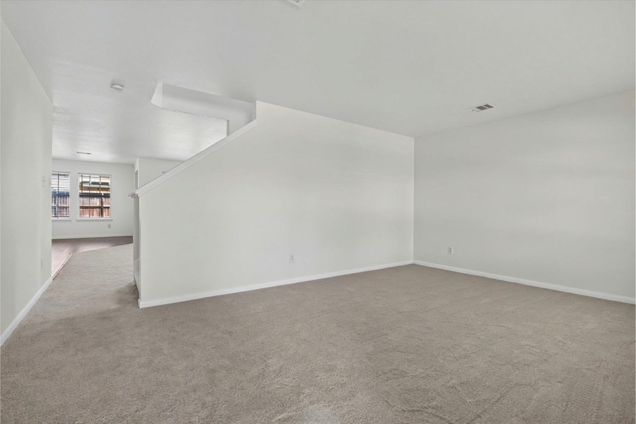 16323 Cole Bridge Ln - Photo 7 of 40