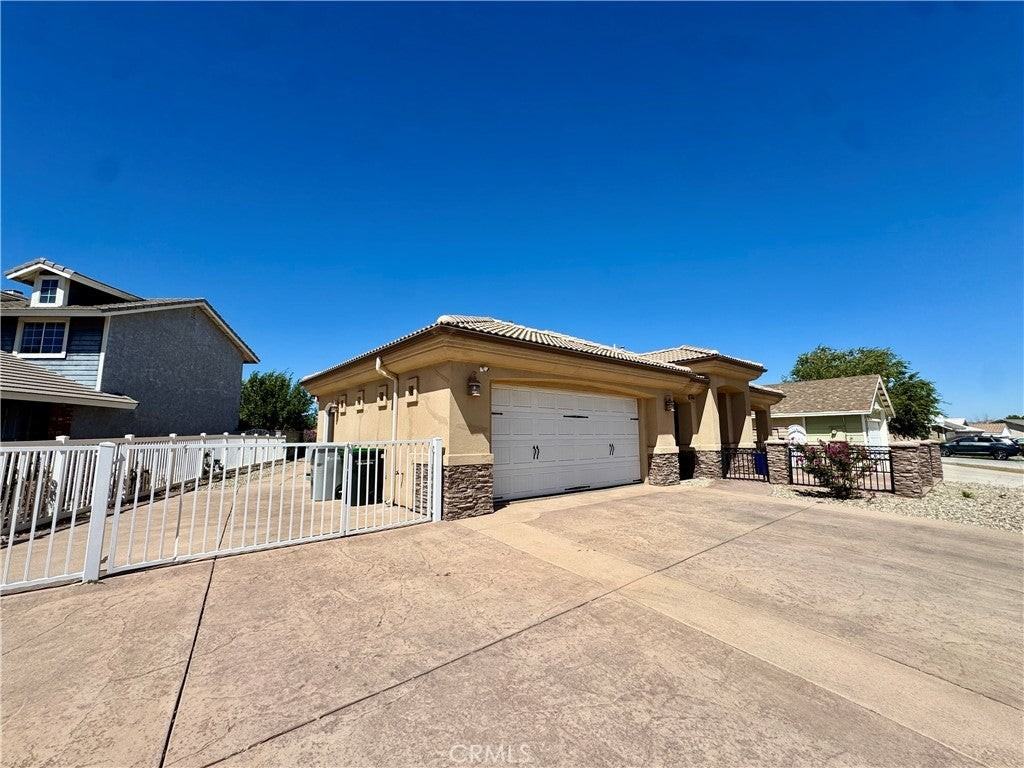 13880 Evergreen Ln - Photo 2 of 28