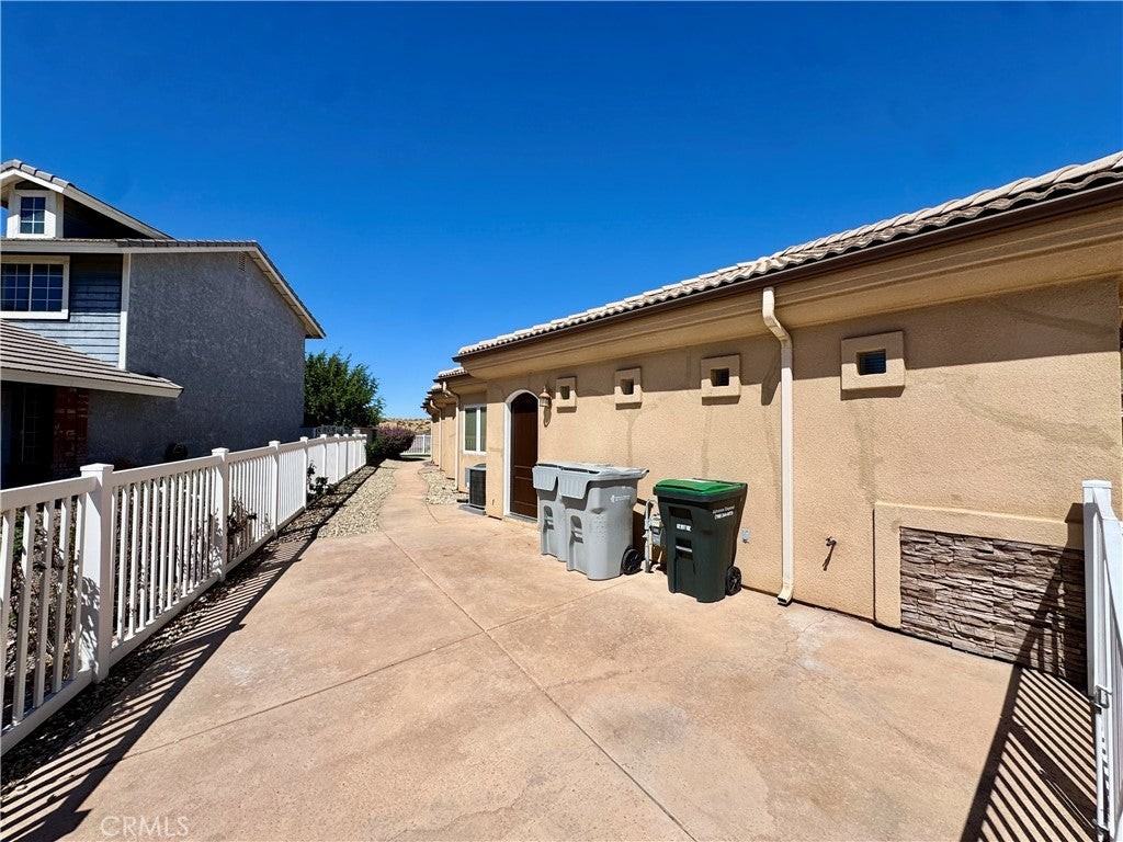 13880 Evergreen Ln - Photo 3 of 28