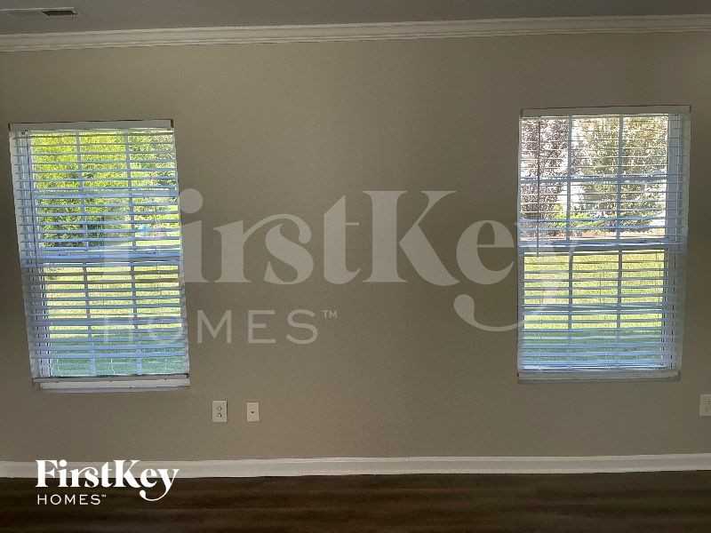 719 Obsidian Way - Photo 3 of 12