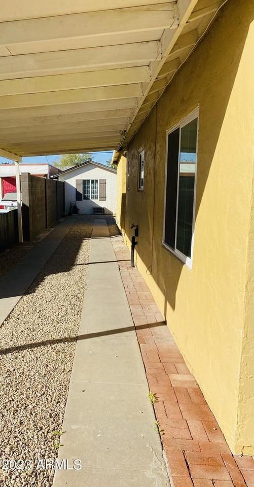 1622 N 16th Ave - Photo 4 of 31