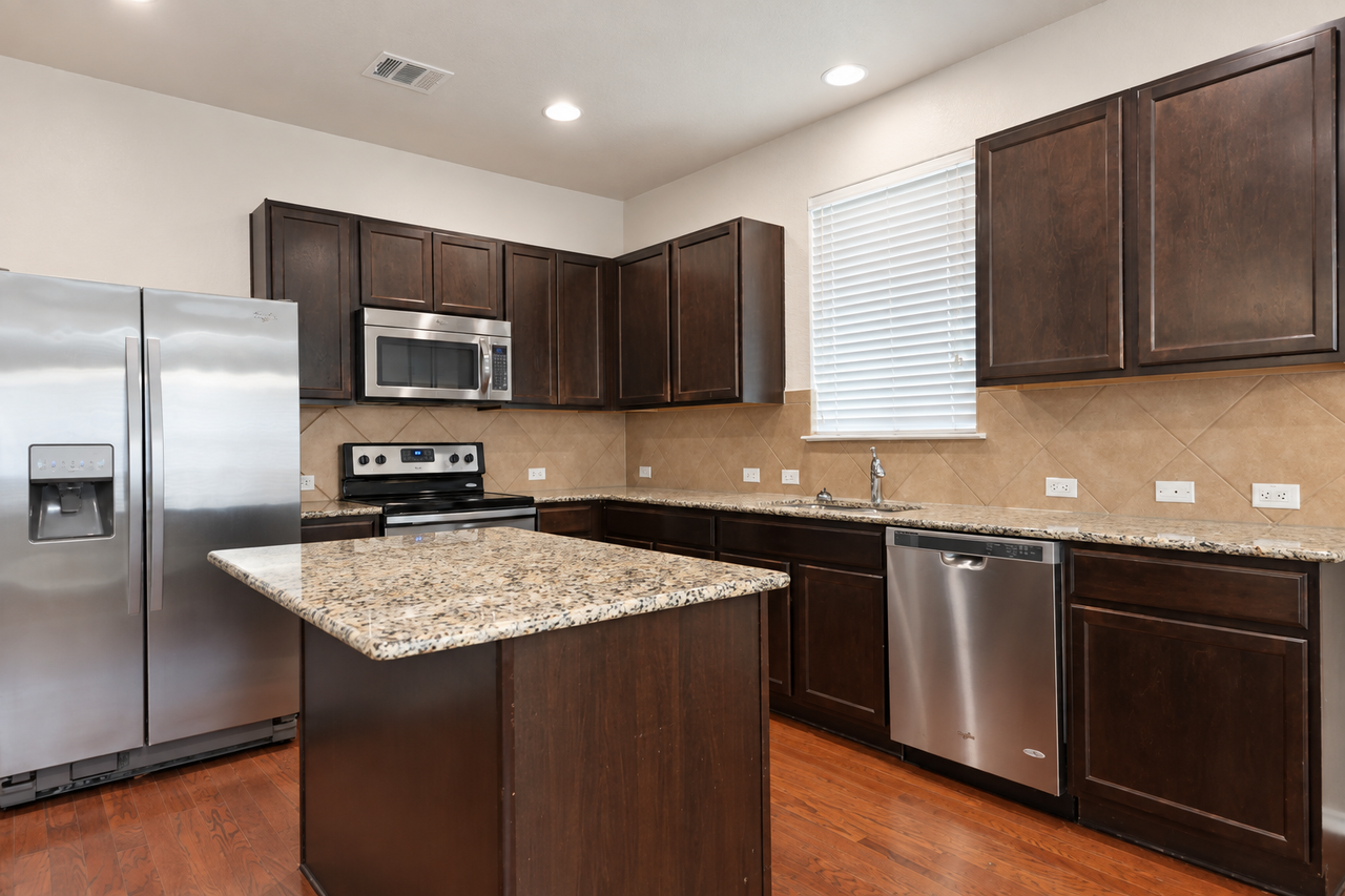 302 W Orion Dr - Photo 4 of 22