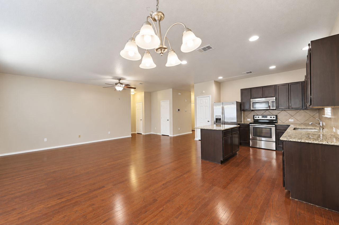 302 W Orion Dr - Photo 6 of 22