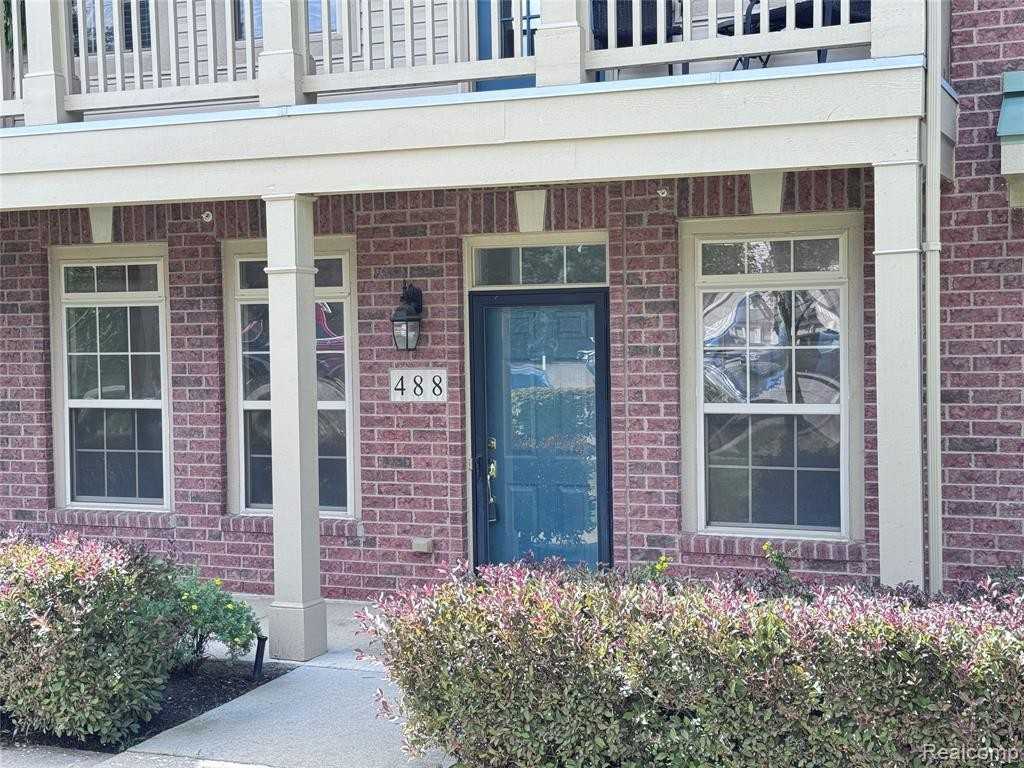 488 Village Dr - Photo 2 of 21