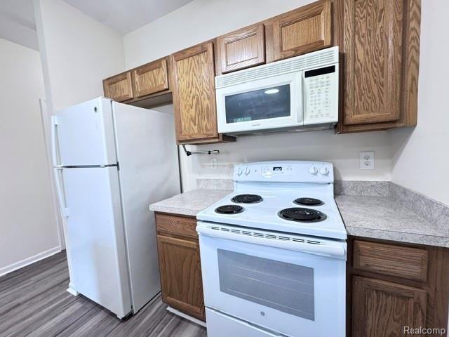 488 Village Dr - Photo 7 of 21
