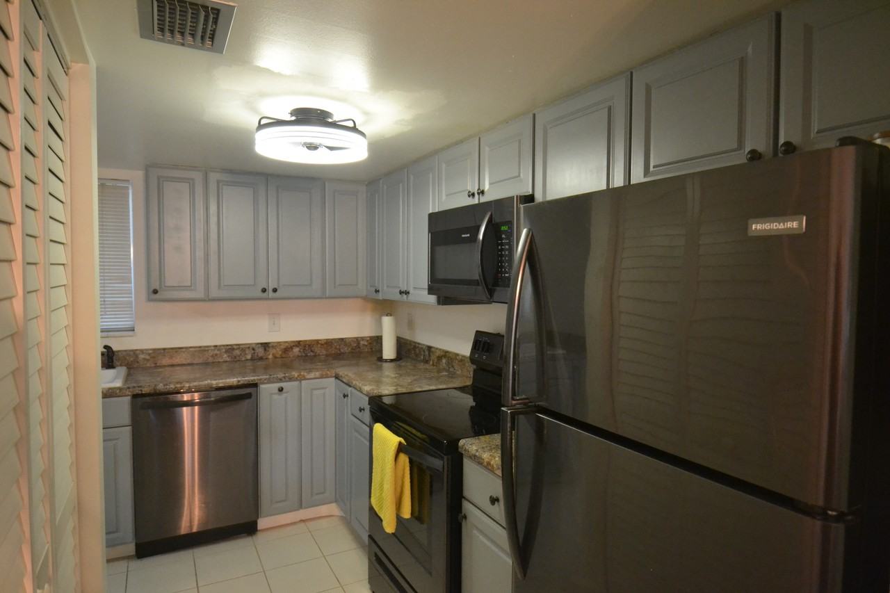 2944 W Bay Dr #105 - Photo 7 of 42