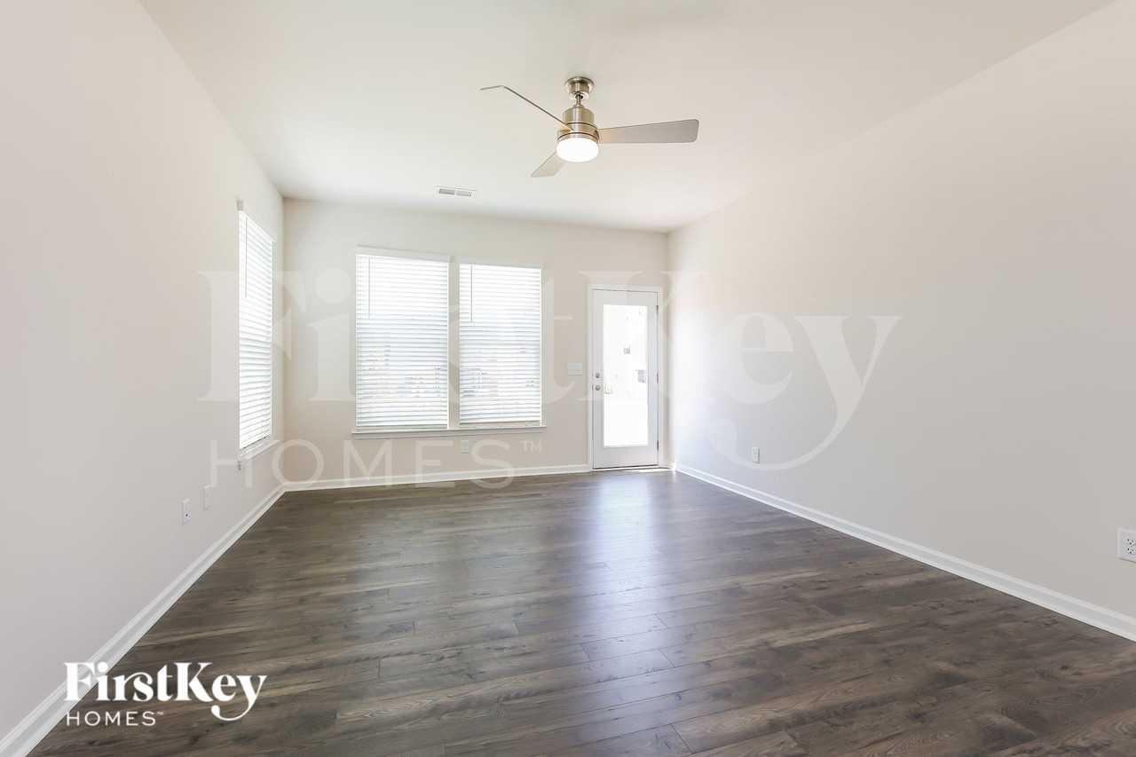 611 Goldburn Way - Photo 3 of 15