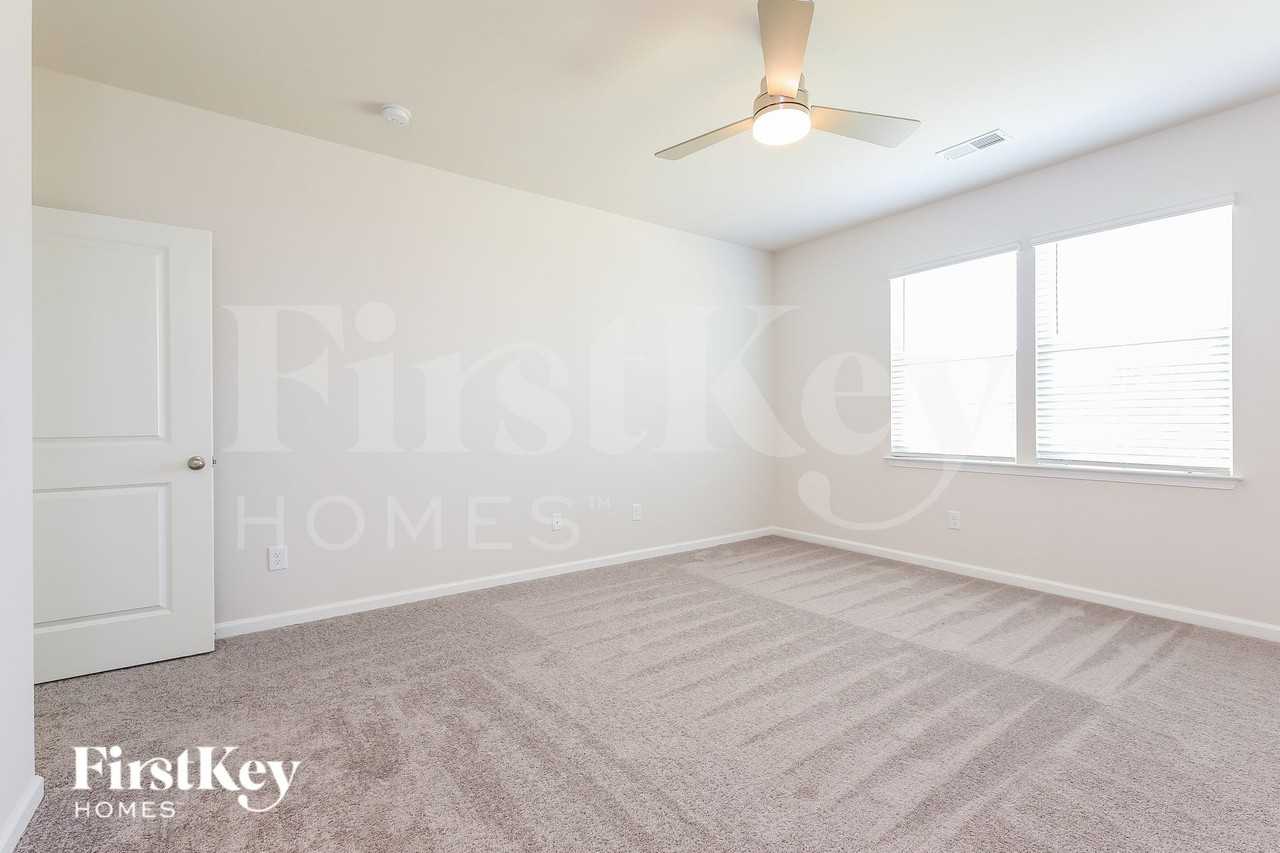 611 Goldburn Way - Photo 7 of 15