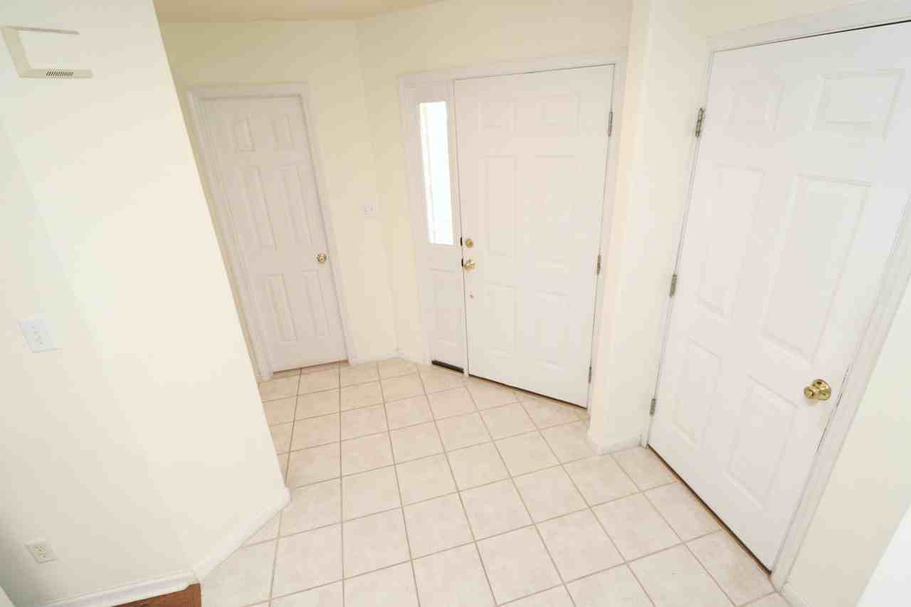 10448 Neland St - Photo 3 of 40