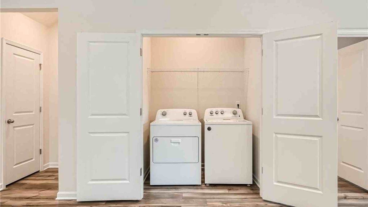 1056 Thomasville Estate Way - Photo 3 of 7
