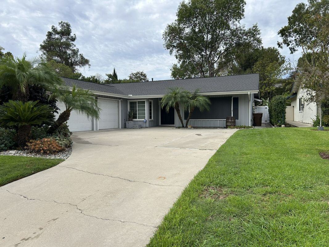 1305 Avolencia Dr - Photo 3 of 25