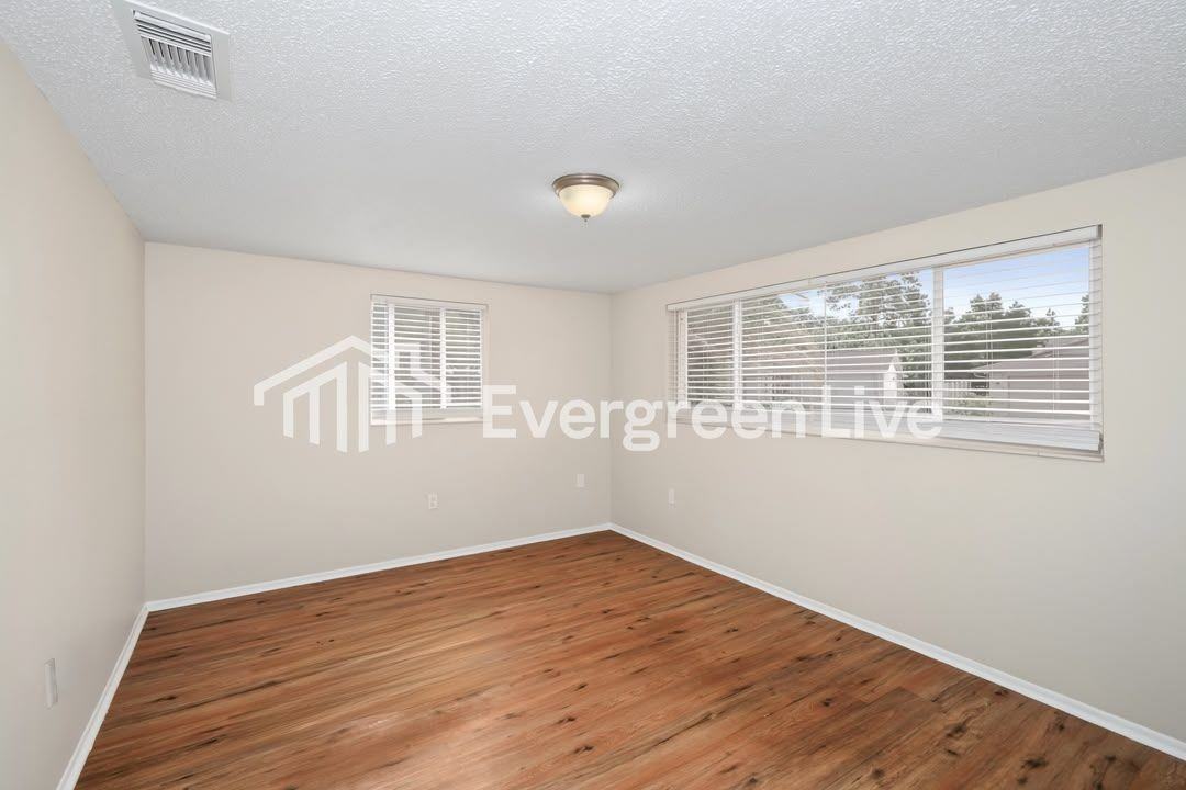 7731 Seashore Dr - Photo 4 of 15