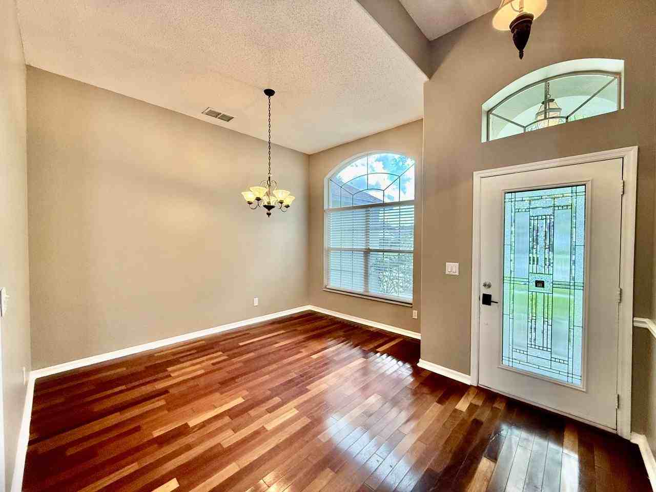 19021 Weatherstone Dr - Photo 4 of 50