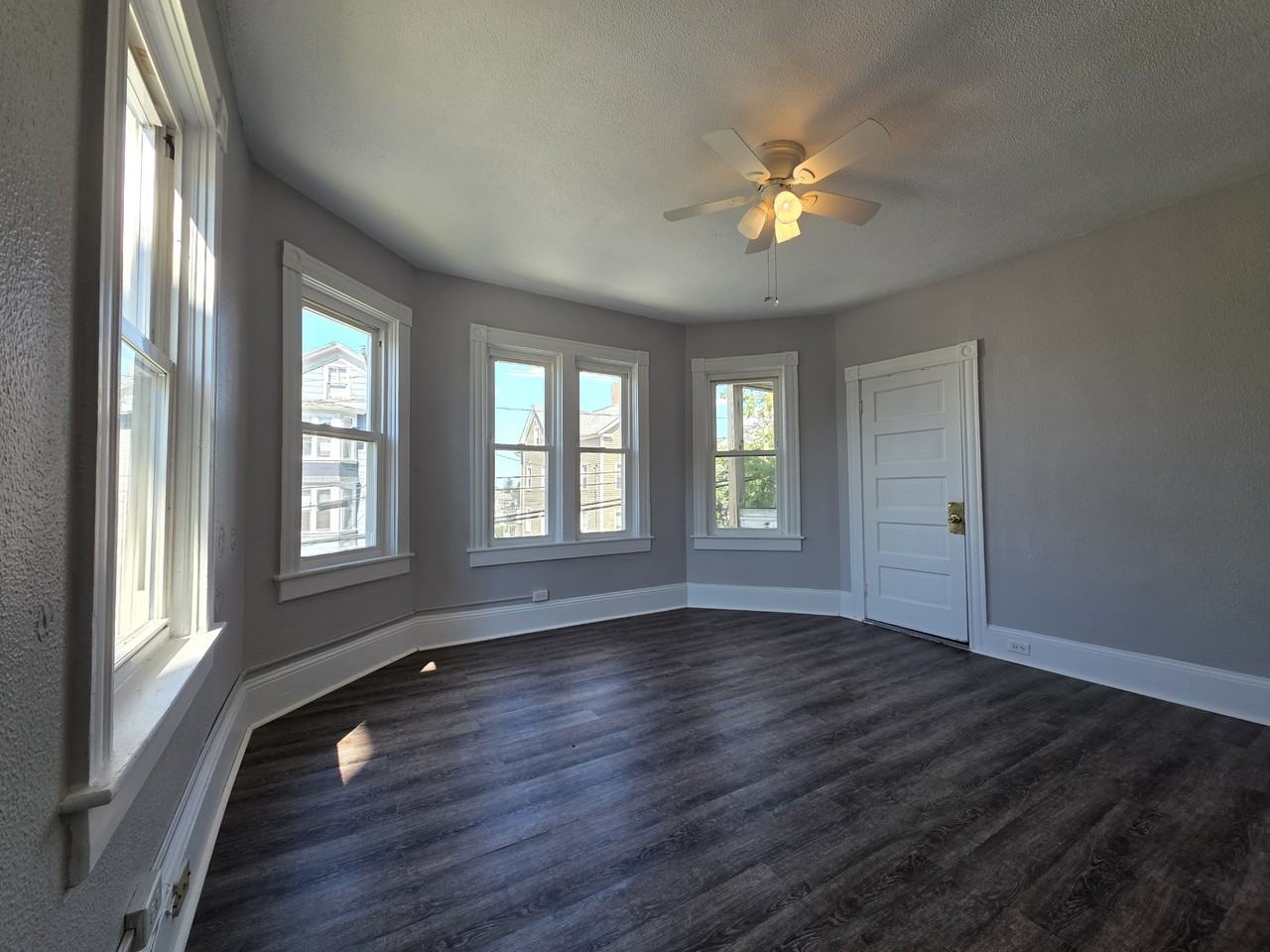 501 Bernon St - Photo 2 of 16