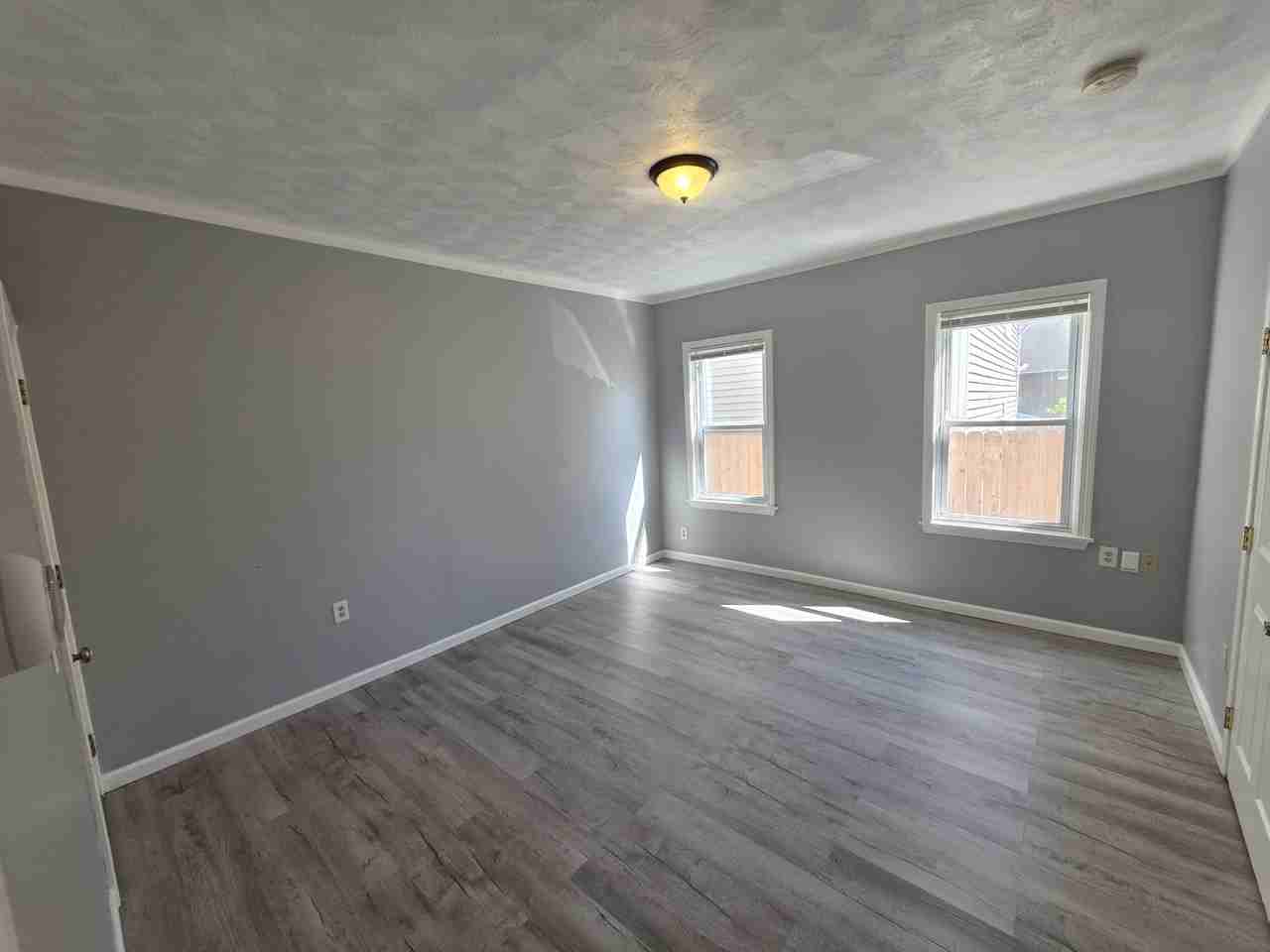 888 Branch Ave - Photo 3 of 9