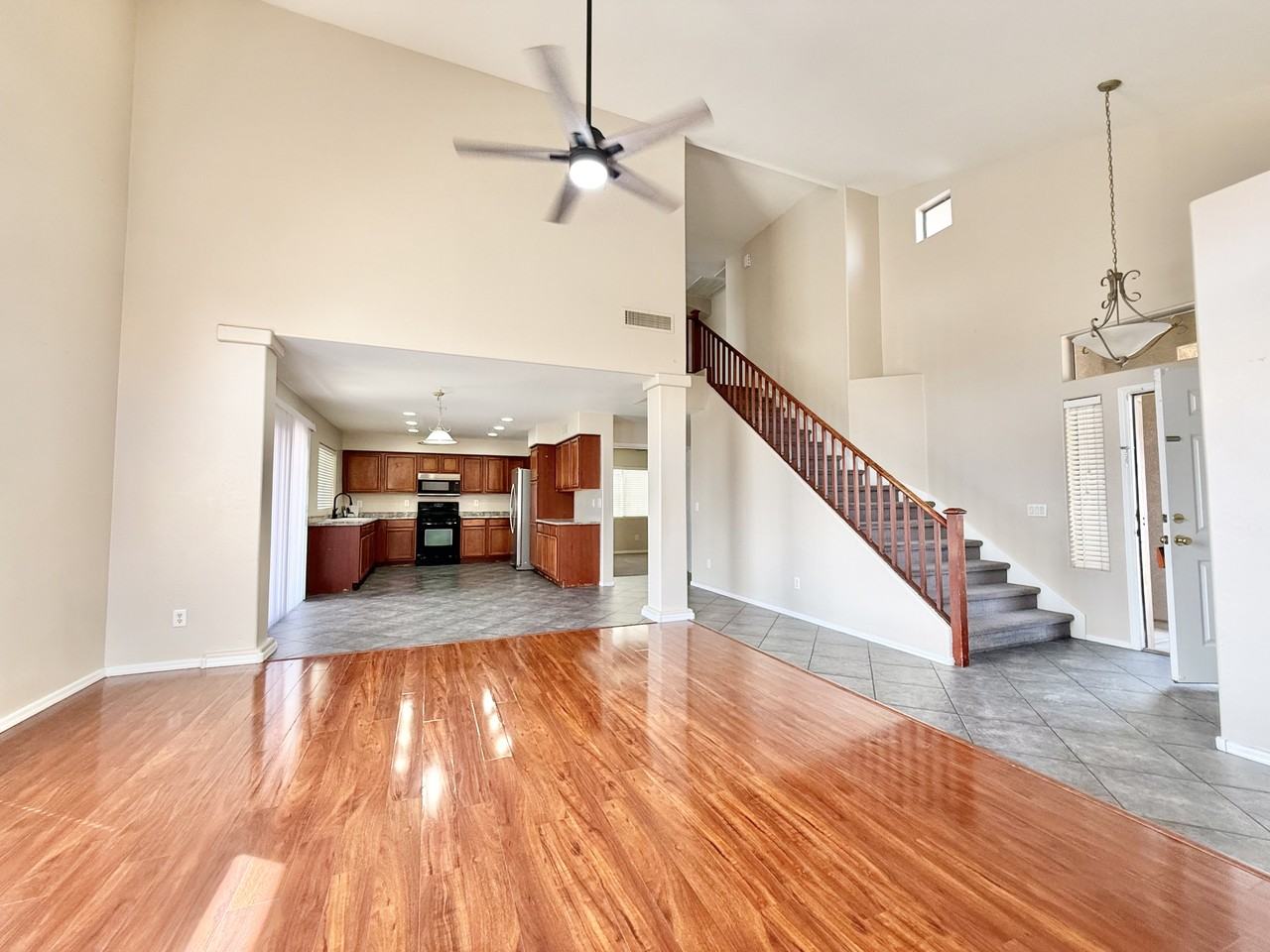5425 W Grove St - Photo 2 of 25