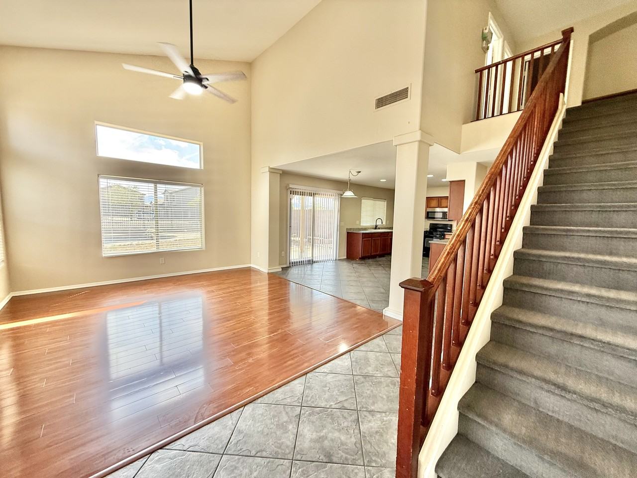 5425 W Grove St - Photo 5 of 25