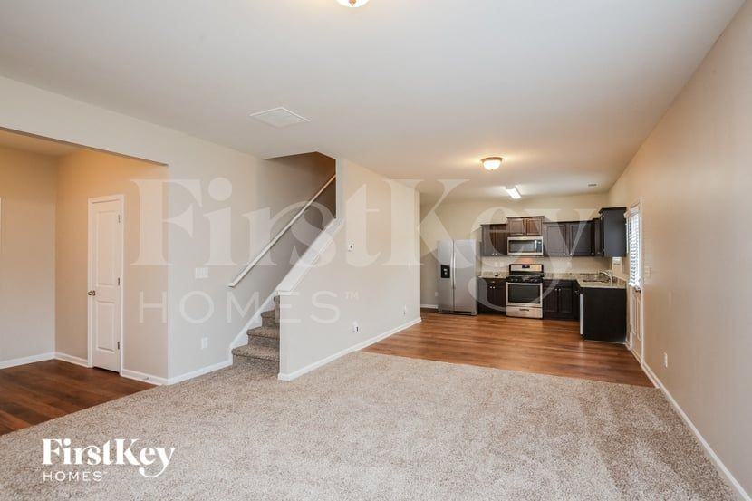 704 Nonsuch Ct - Photo 3 of 15