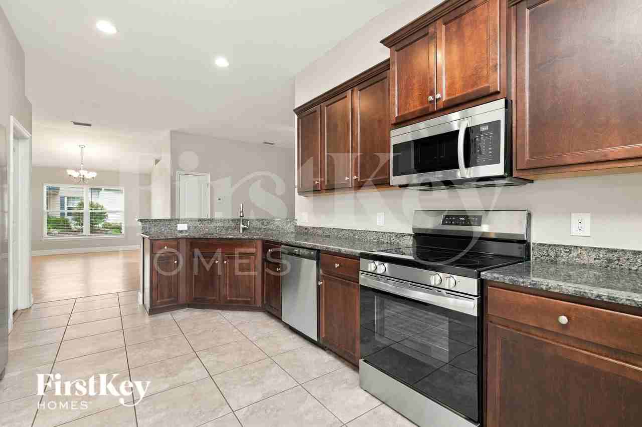 446 Xingu Ct - Photo 7 of 17