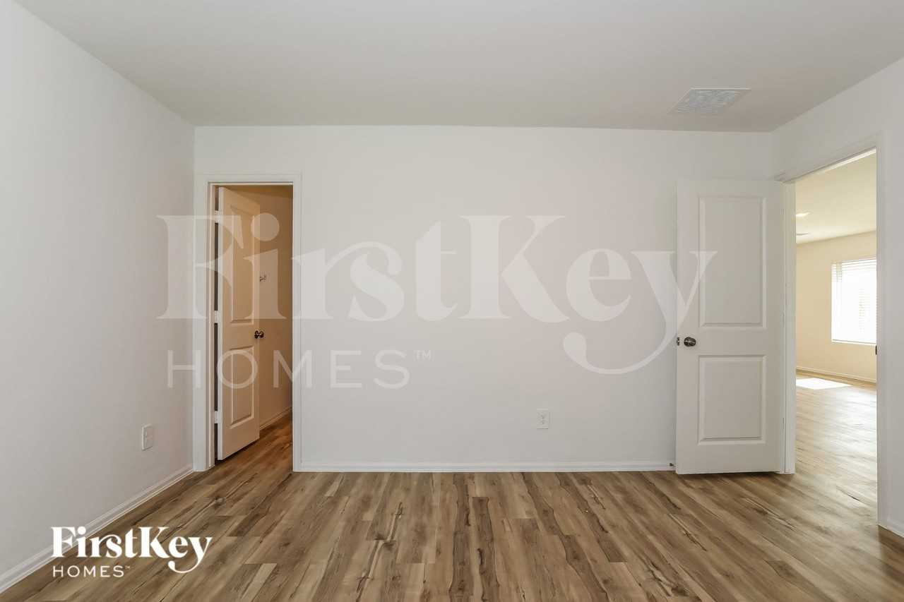 399 Jewett Meadow Dr - Photo 5 of 15