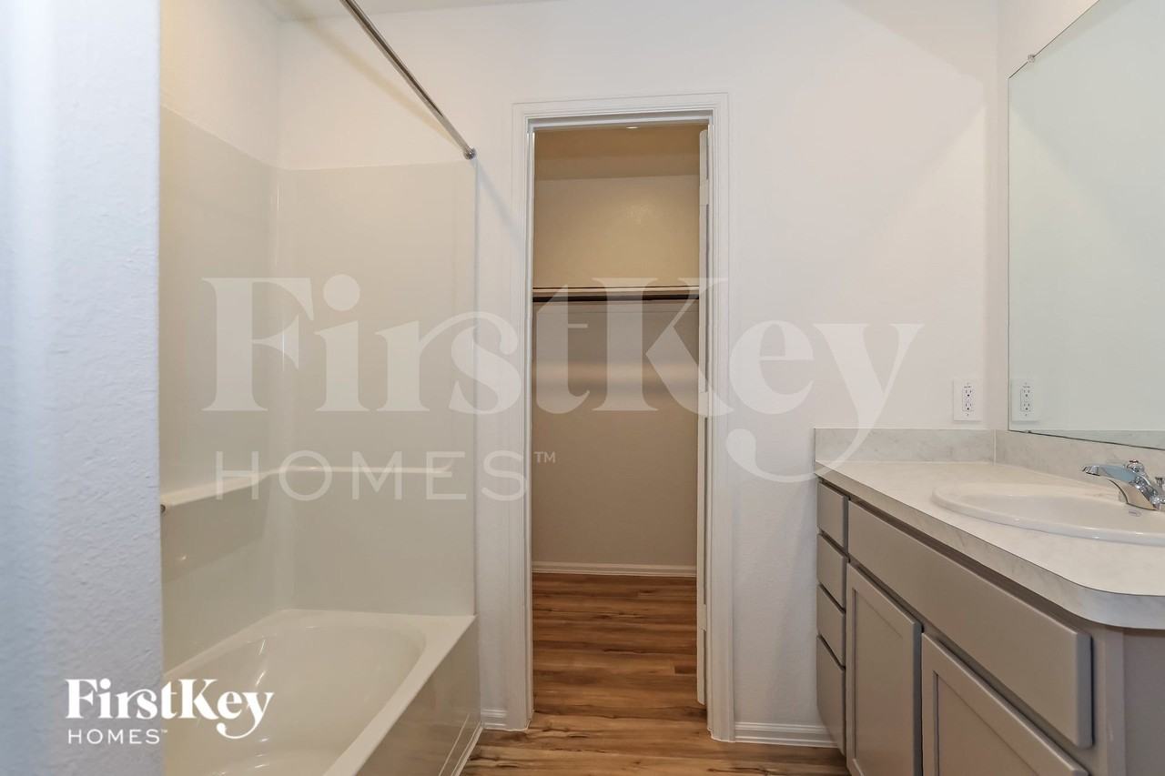 399 Jewett Meadow Dr - Photo 7 of 15