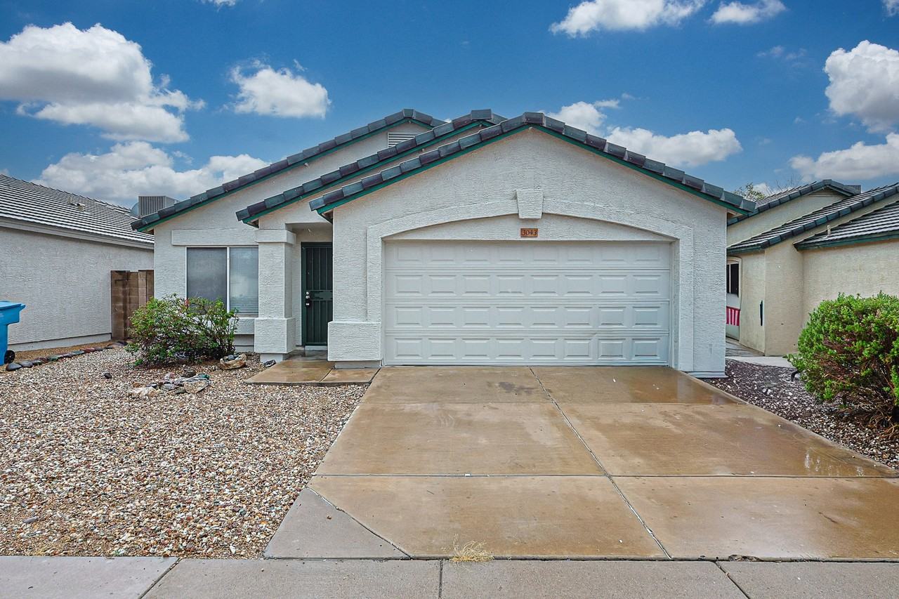 3043 W Abraham Ln - Photo 2 of 29