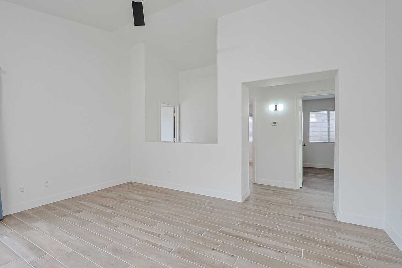 3043 W Abraham Ln - Photo 5 of 29