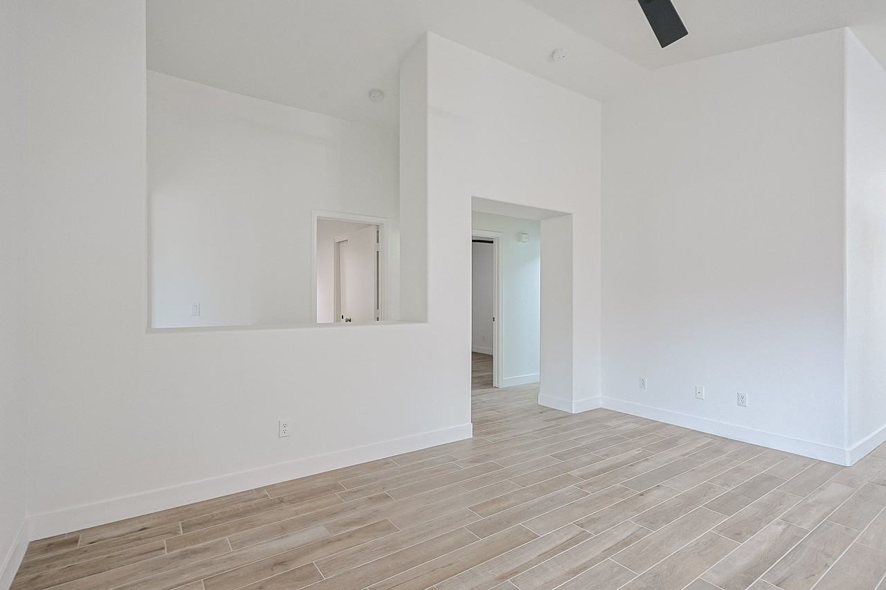 3043 W Abraham Ln - Photo 6 of 29