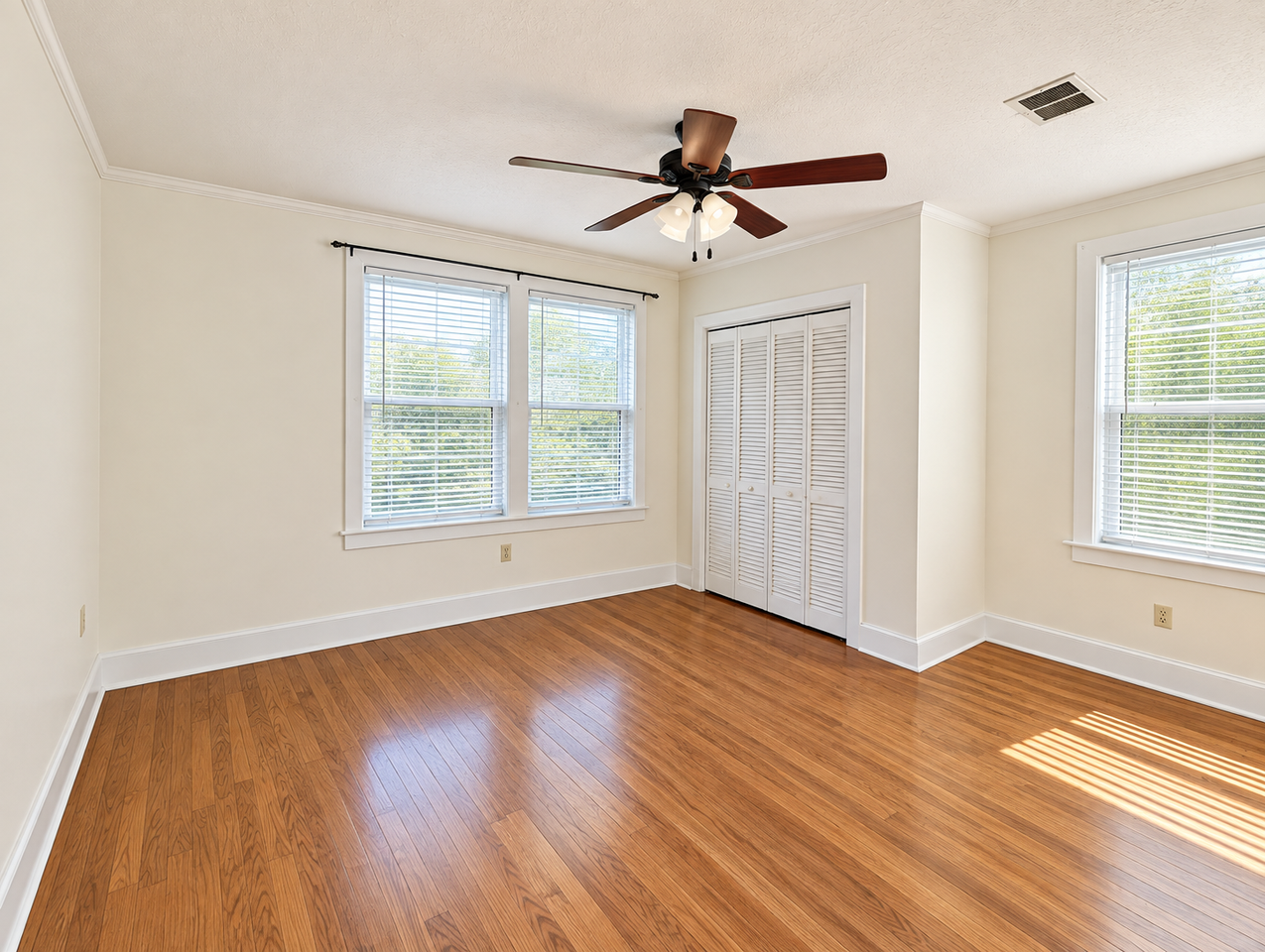 121 Conti St - Photo 5 of 8