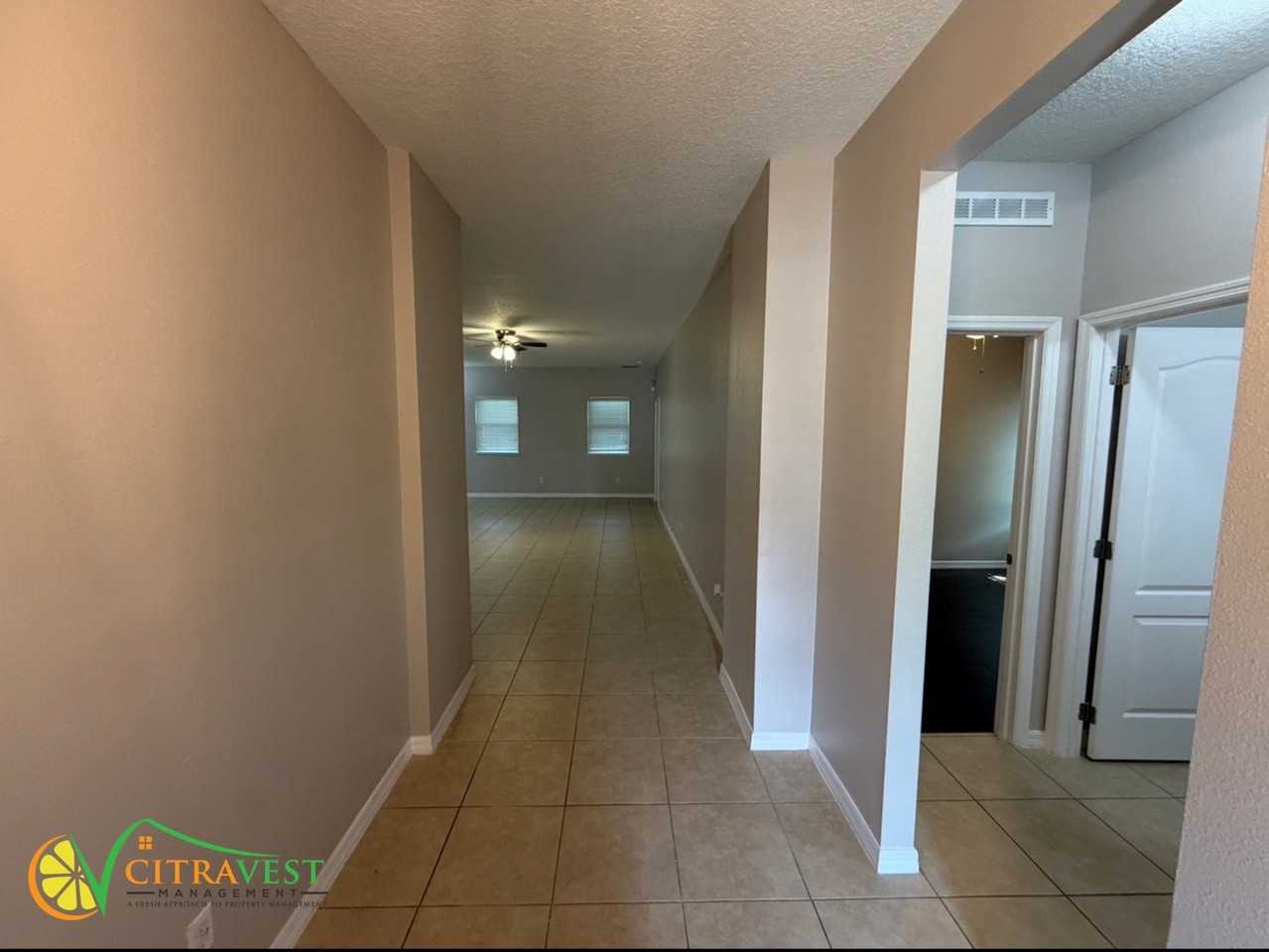 1033 Lancelot Dr - Photo 2 of 12
