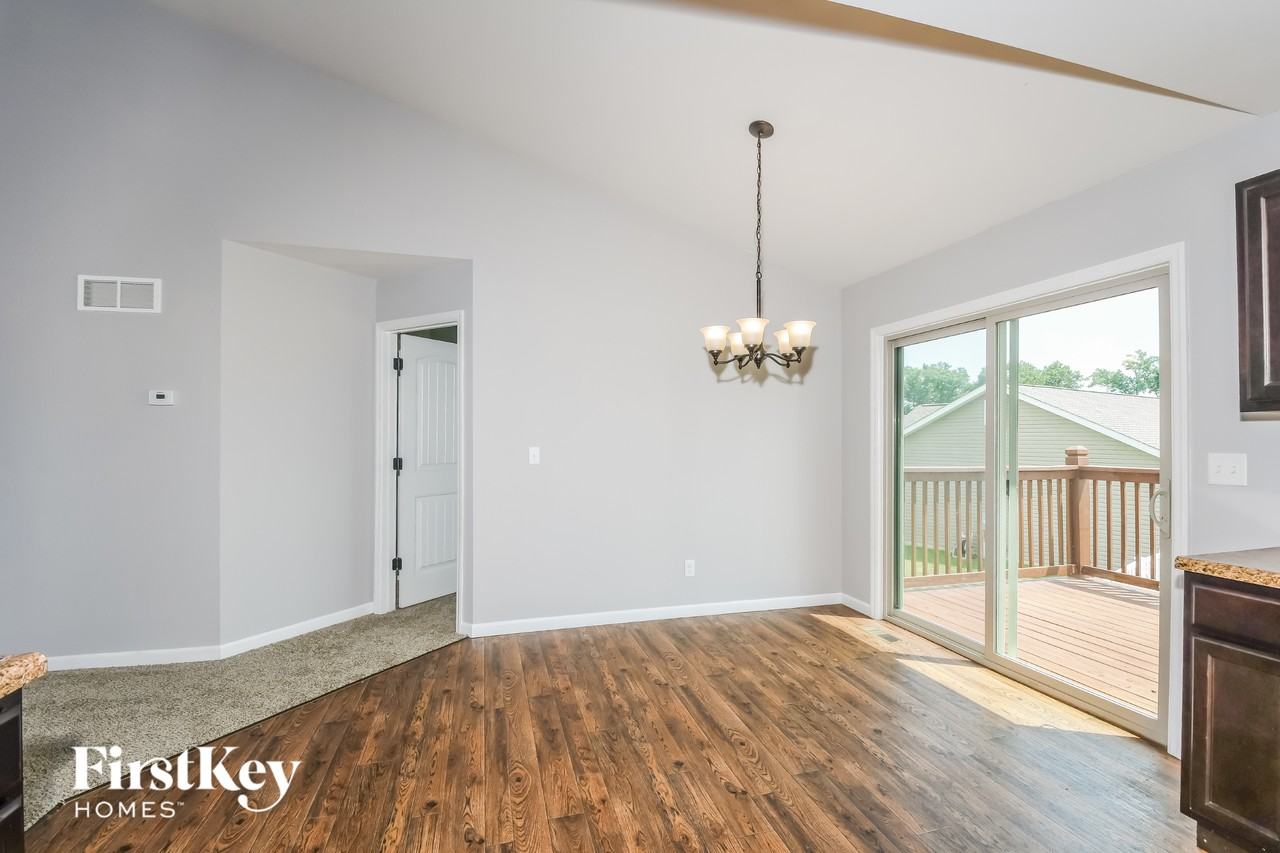 103 Hampton Dr - Photo 5 of 15