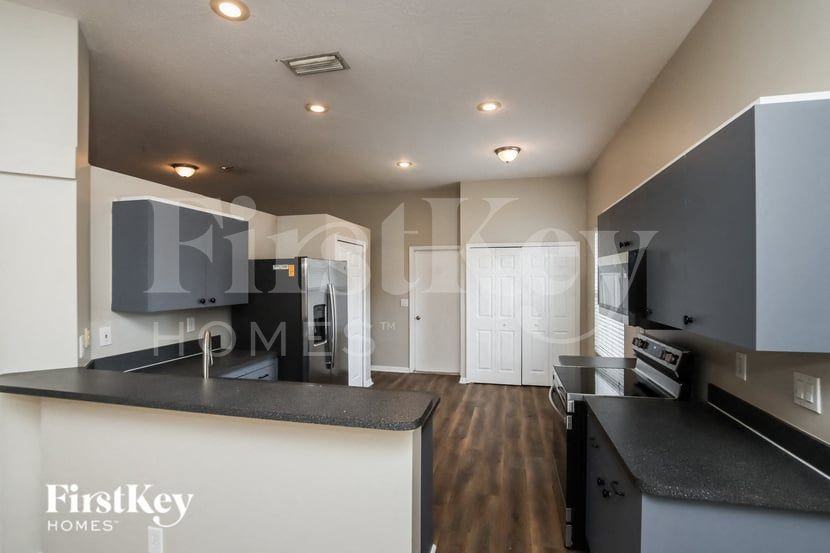 224 Crystal Lake Rd - Photo 7 of 15