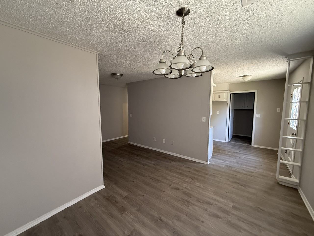 15561 S 292nd East Ave - Photo 3 of 19