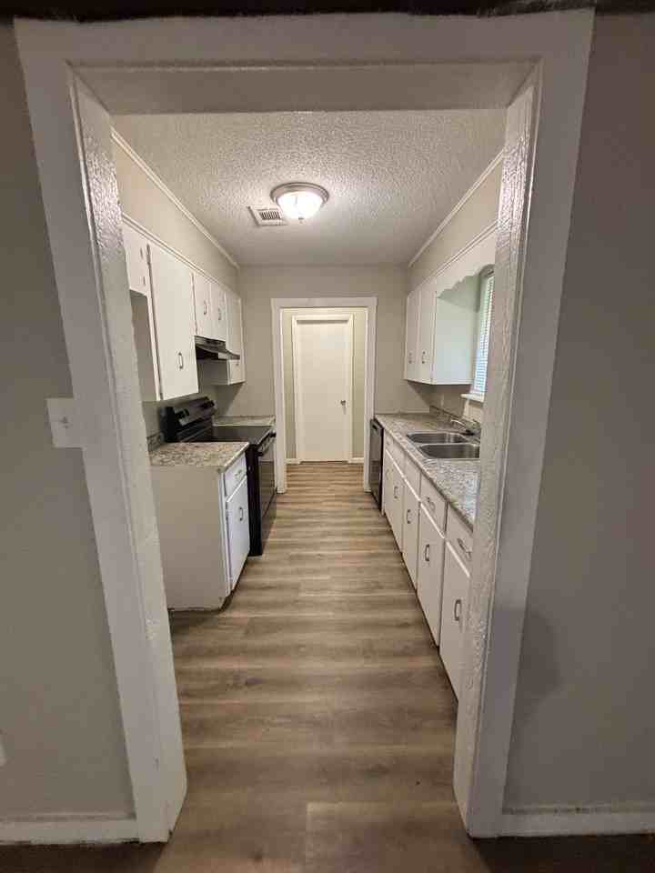 1017 Towering Oaks Dr - Photo 6 of 22
