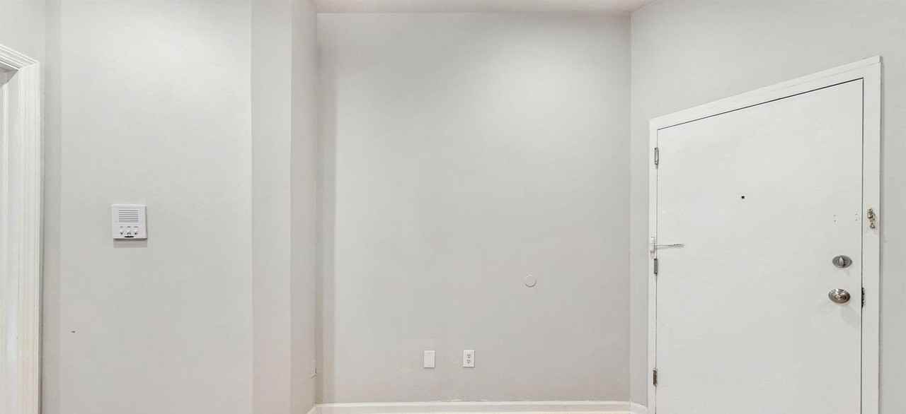 244 Webster Ave - Photo 6 of 24