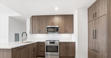 featured image of 921 Madison St