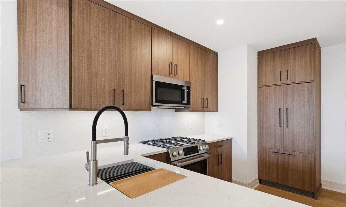 921 Madison St - Photo 2 of 19