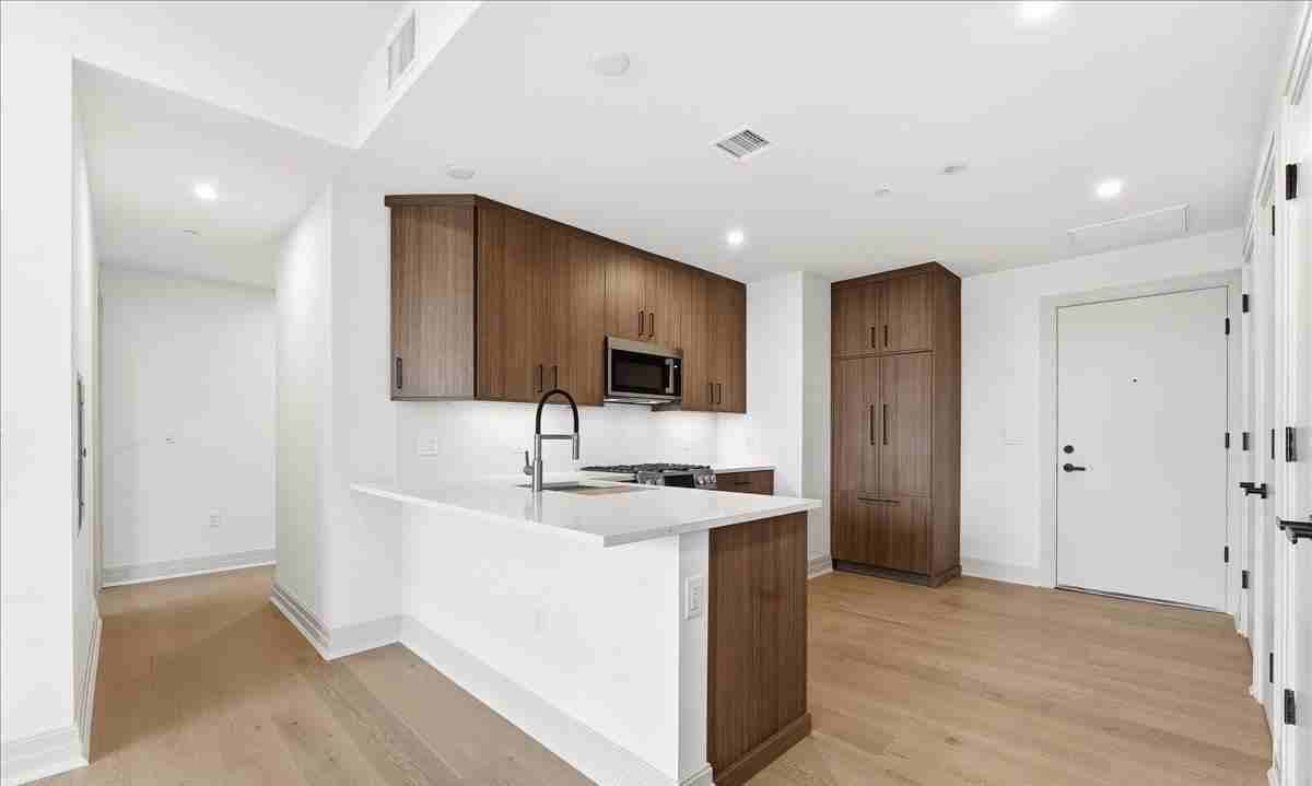 921 Madison St - Photo 4 of 19