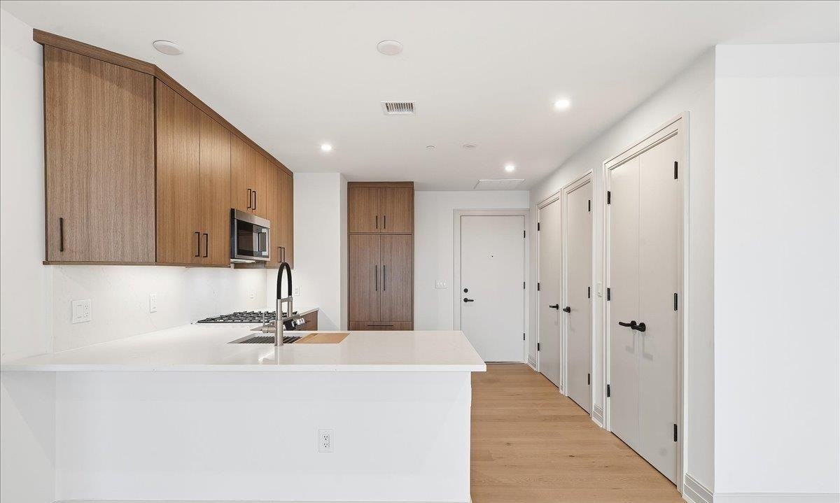 921 Madison St - Photo 5 of 19