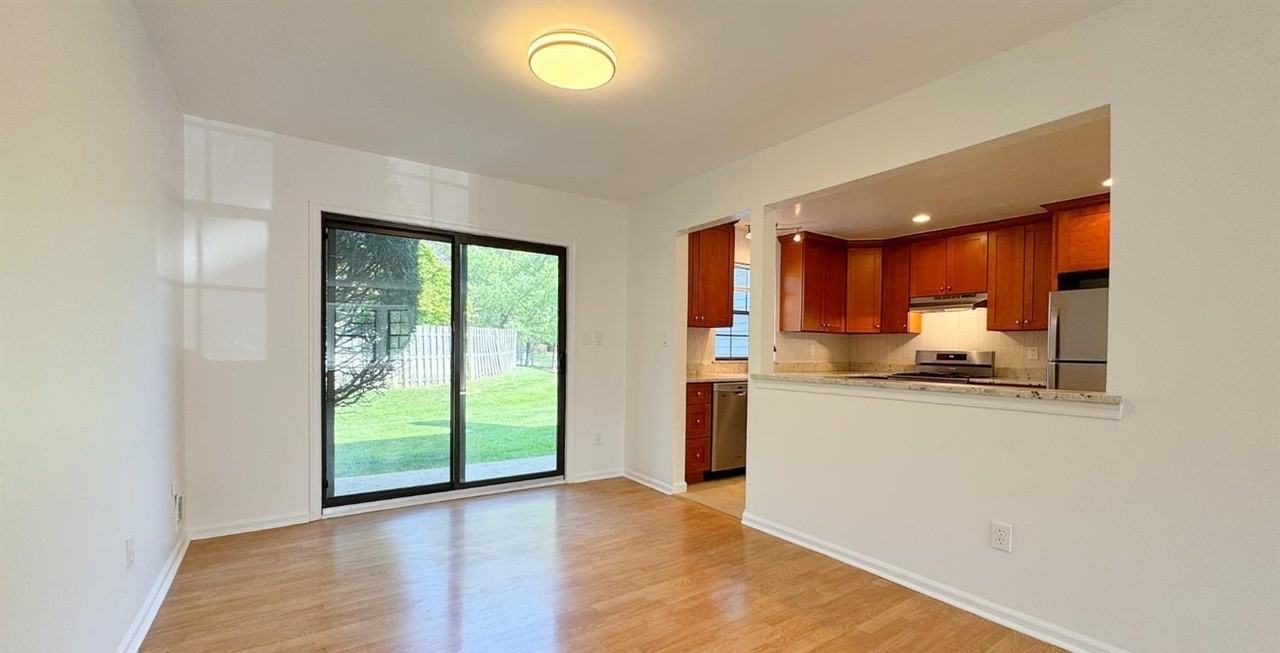 2904 Stonehedge Rd - Photo 7 of 15