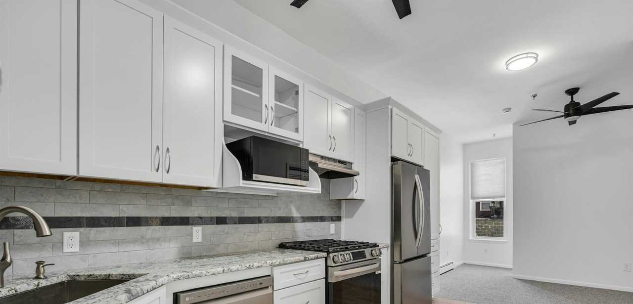 815 Park Ave - Photo 2 of 15