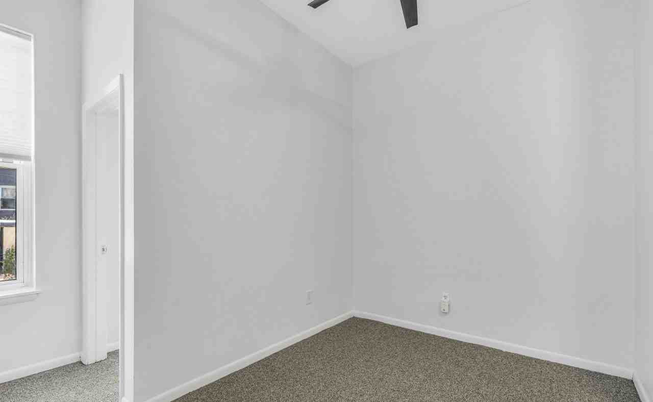 815 Park Ave - Photo 3 of 15