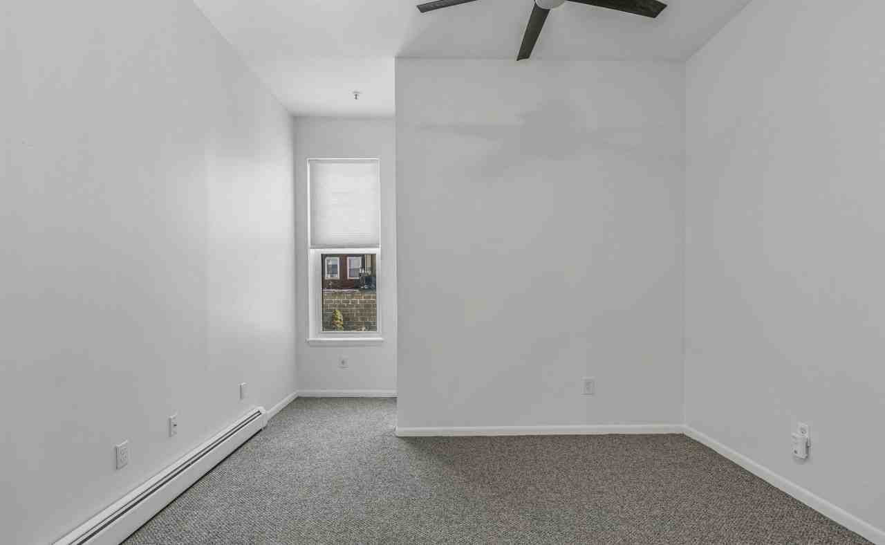 815 Park Ave - Photo 4 of 15