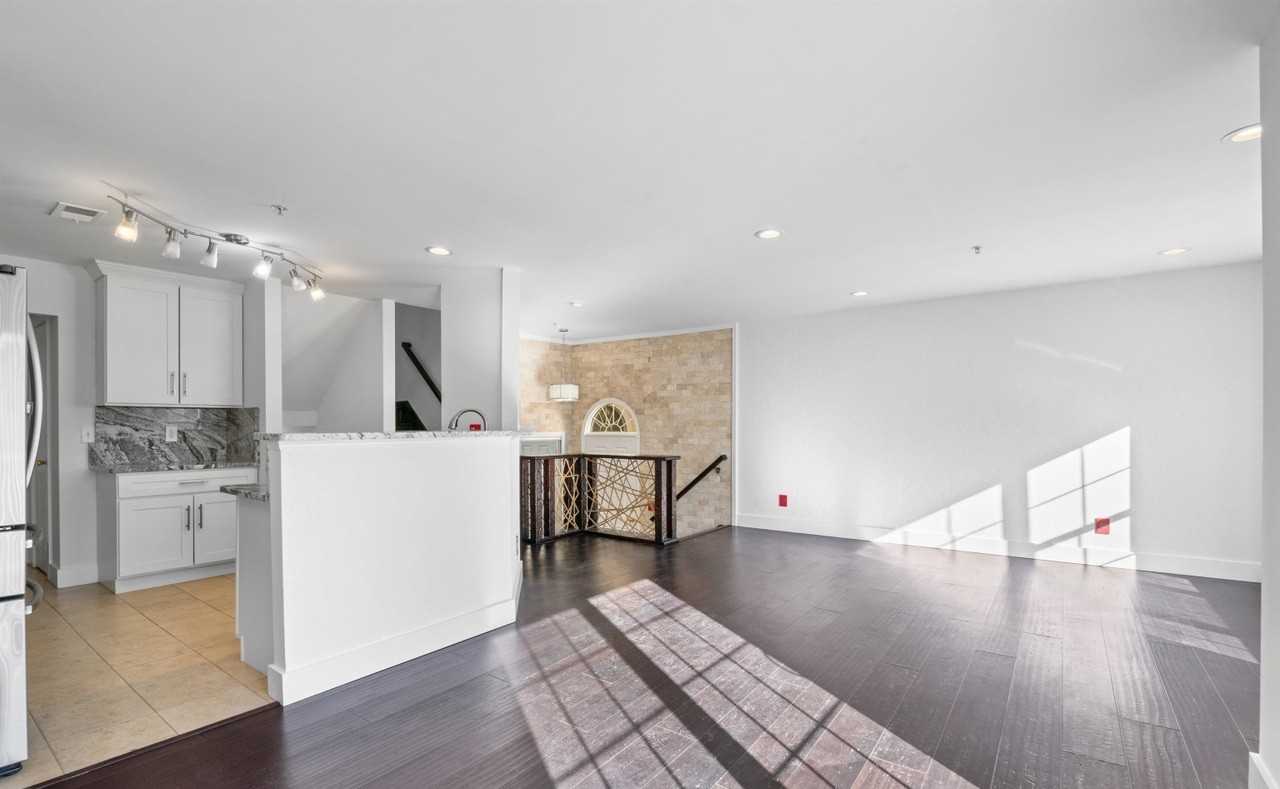 11 Bayside Dr - Photo 3 of 22