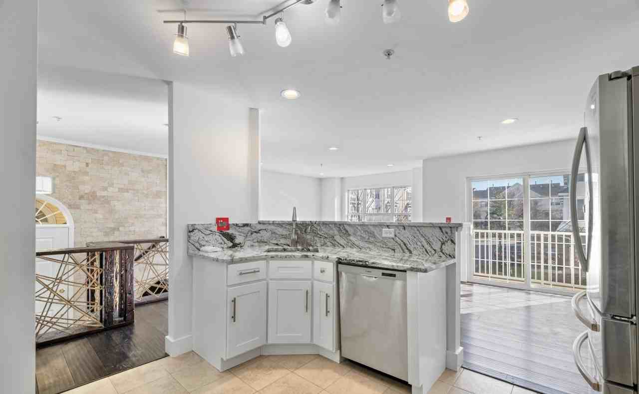 11 Bayside Dr - Photo 4 of 22