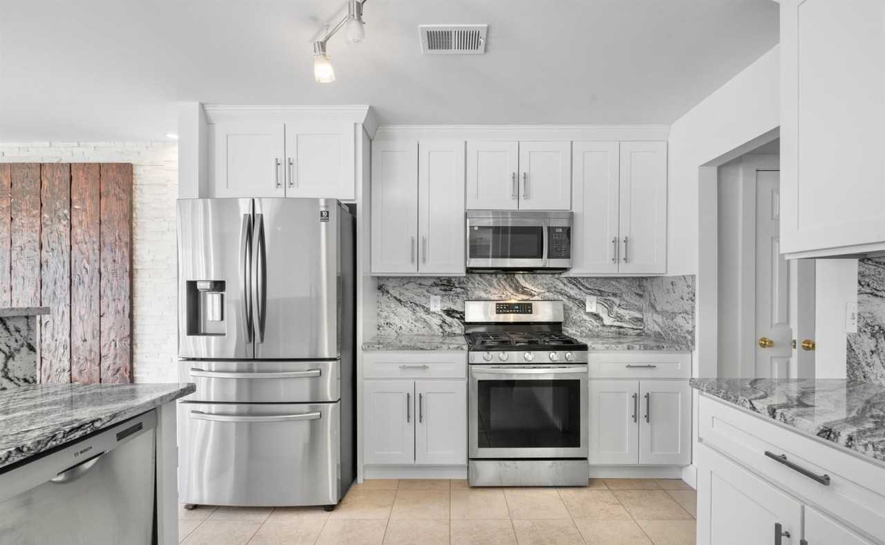 11 Bayside Dr - Photo 5 of 22