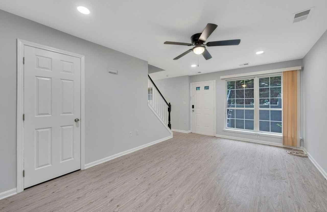 151 W Market St - Photo 3 of 21