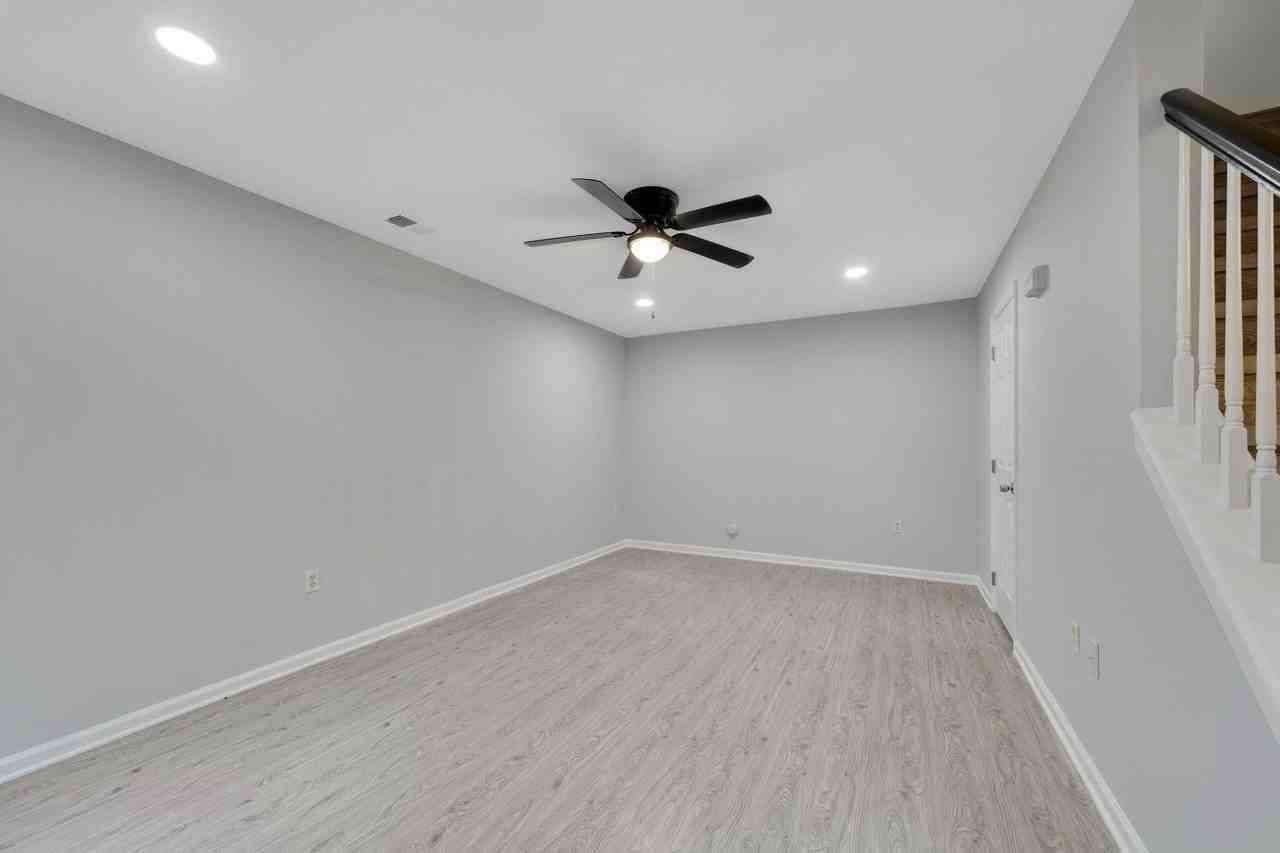 151 W Market St - Photo 4 of 21