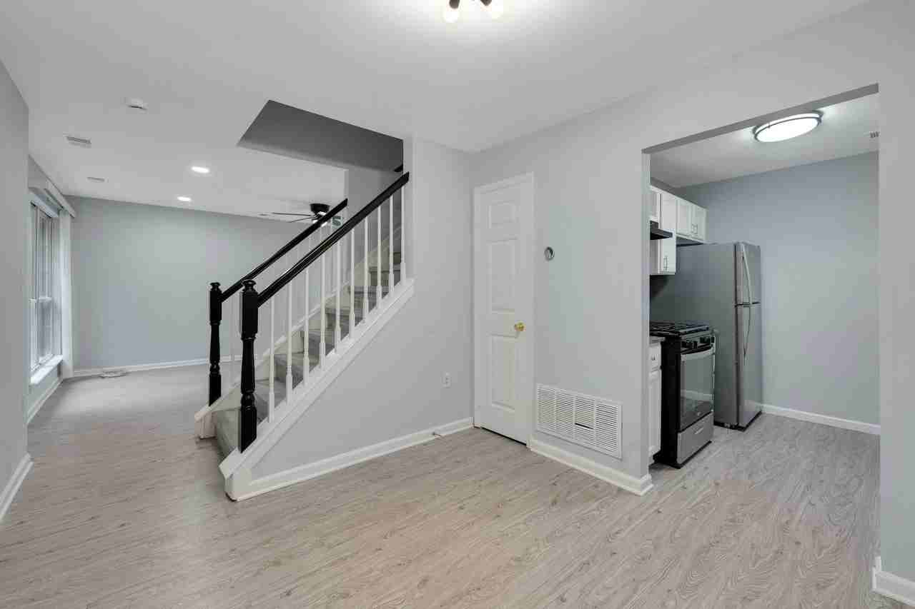 151 W Market St - Photo 5 of 21