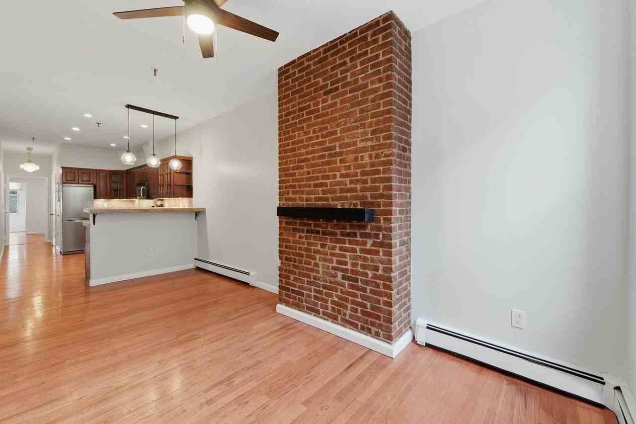 218 Willow Ave - Photo 3 of 16